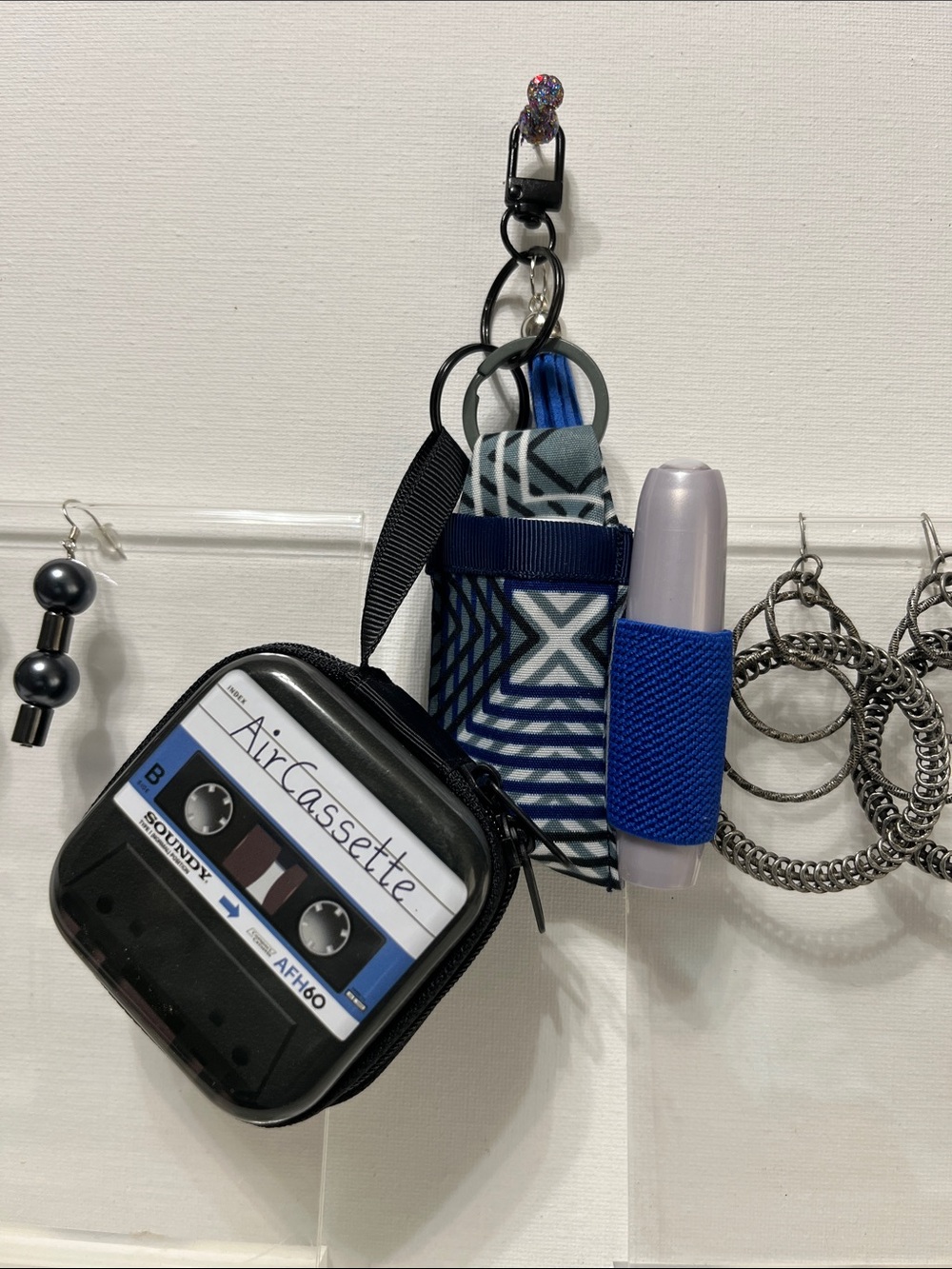 Hip Hop Retro Cassette Mini Pouch Double Lip Essential Carrier 2 pr earrings